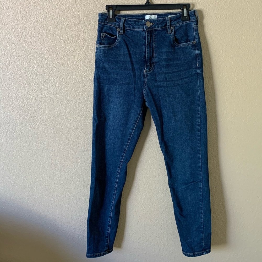 High waisted jeans